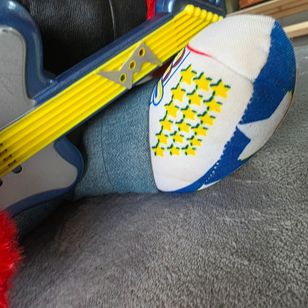 Elmo Rock N Roll Elmo Guitar Plays Music Sings And Shakes 1997 Working - Picture 3 of 6